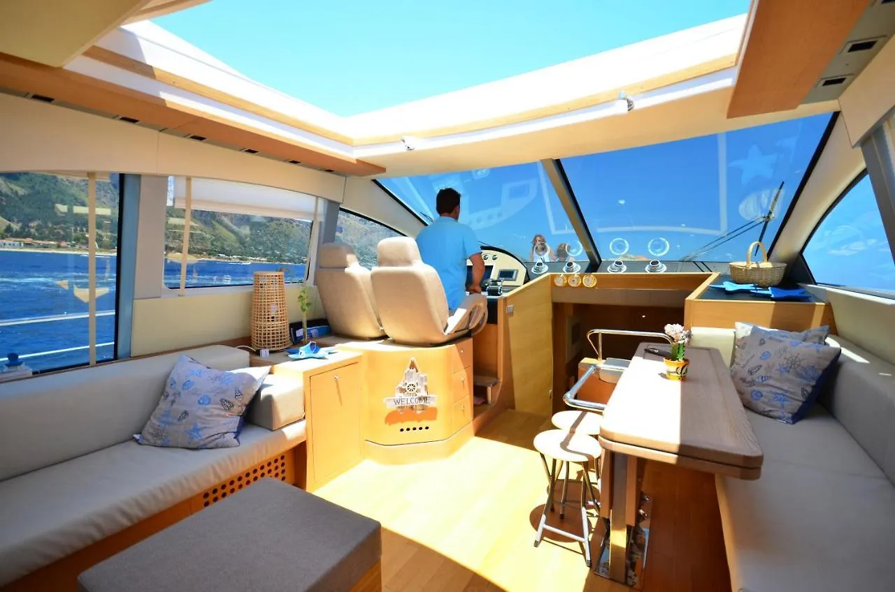 Botel Layla Yacht Palermo Hotel