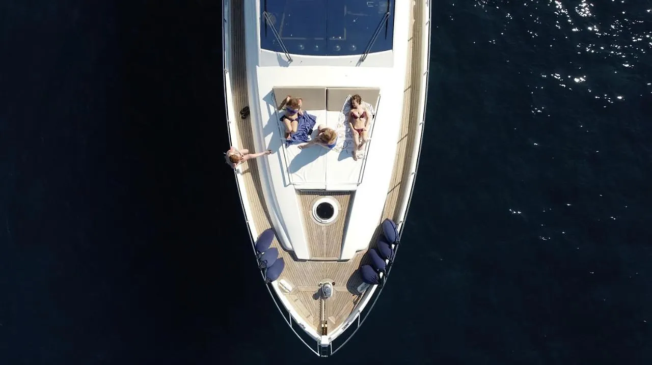Layla Yacht Palermo Hotel 0*,