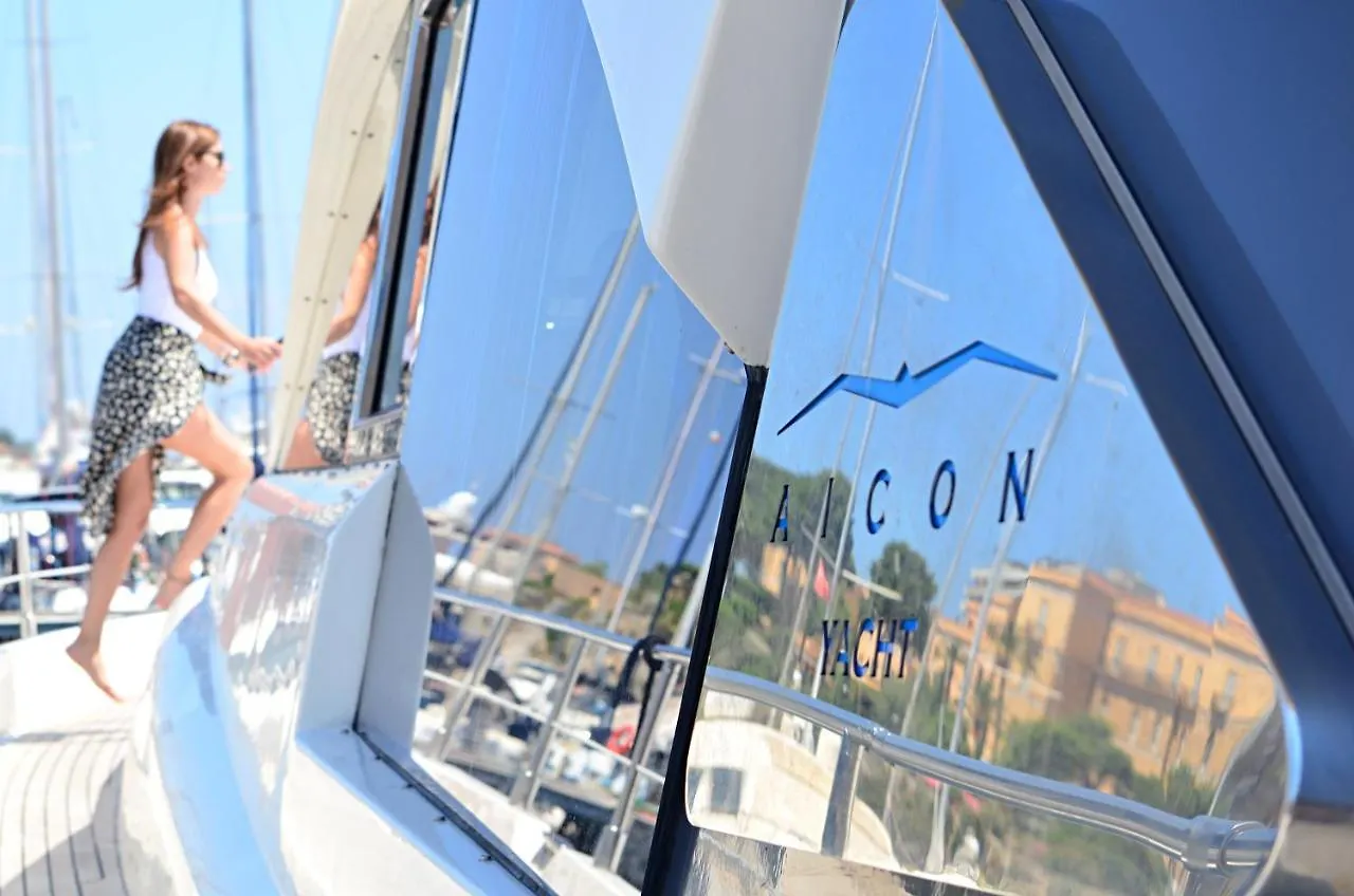 Botel Layla Yacht Palermo Hotel