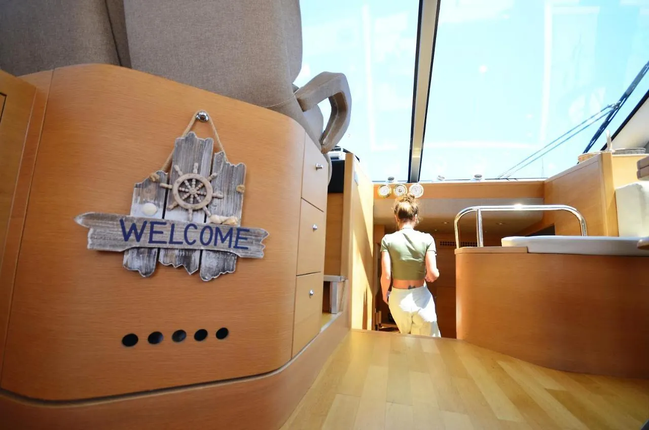 Layla Yacht Palermo Hotel 0*,  Italy
